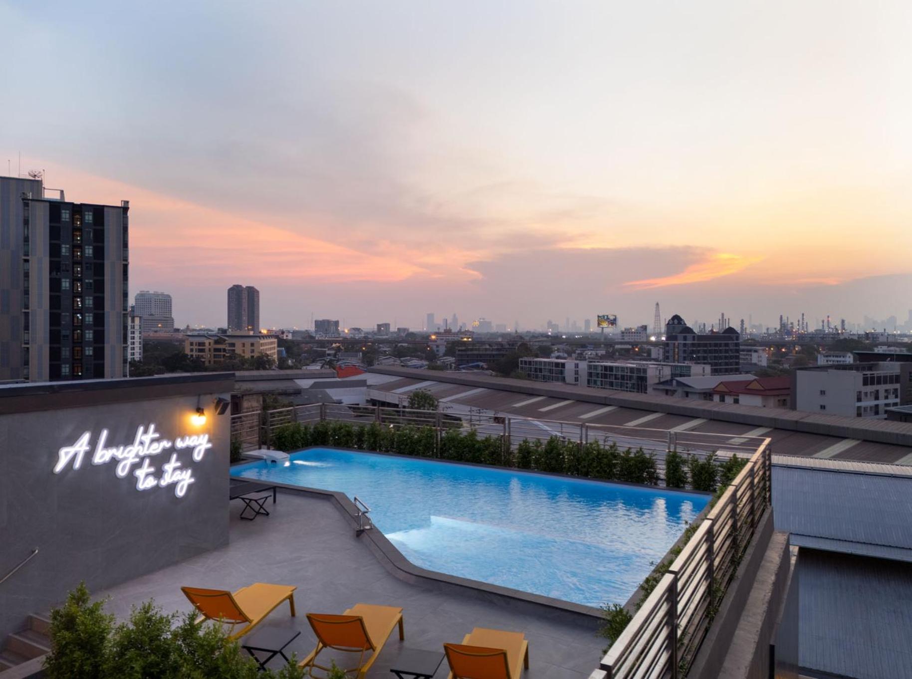 Hotel Lumen Bangkok Udomsuk Station Extérieur photo