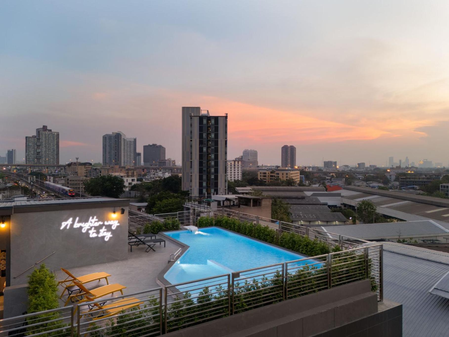 Hotel Lumen Bangkok Udomsuk Station Extérieur photo