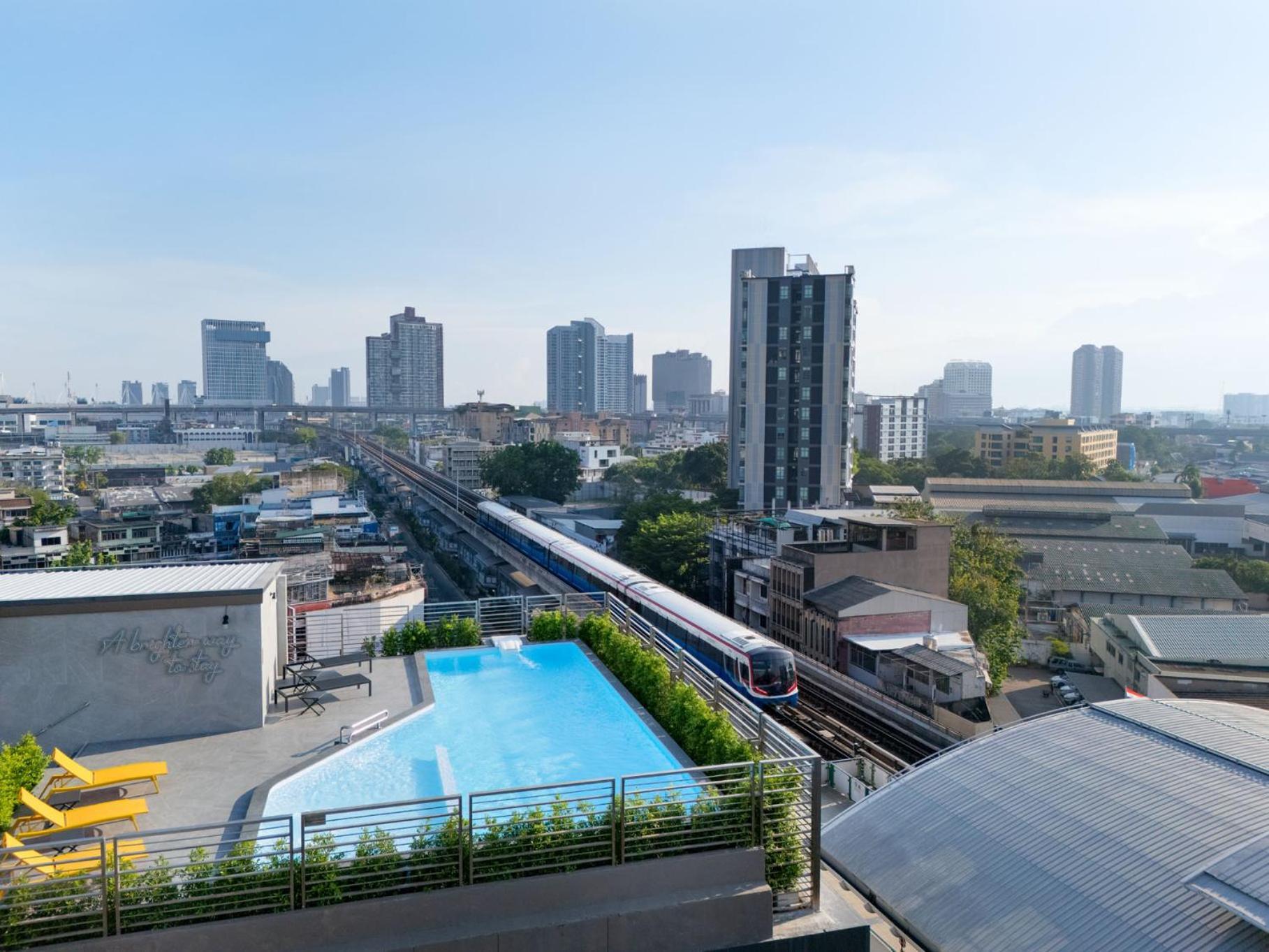 Hotel Lumen Bangkok Udomsuk Station Extérieur photo